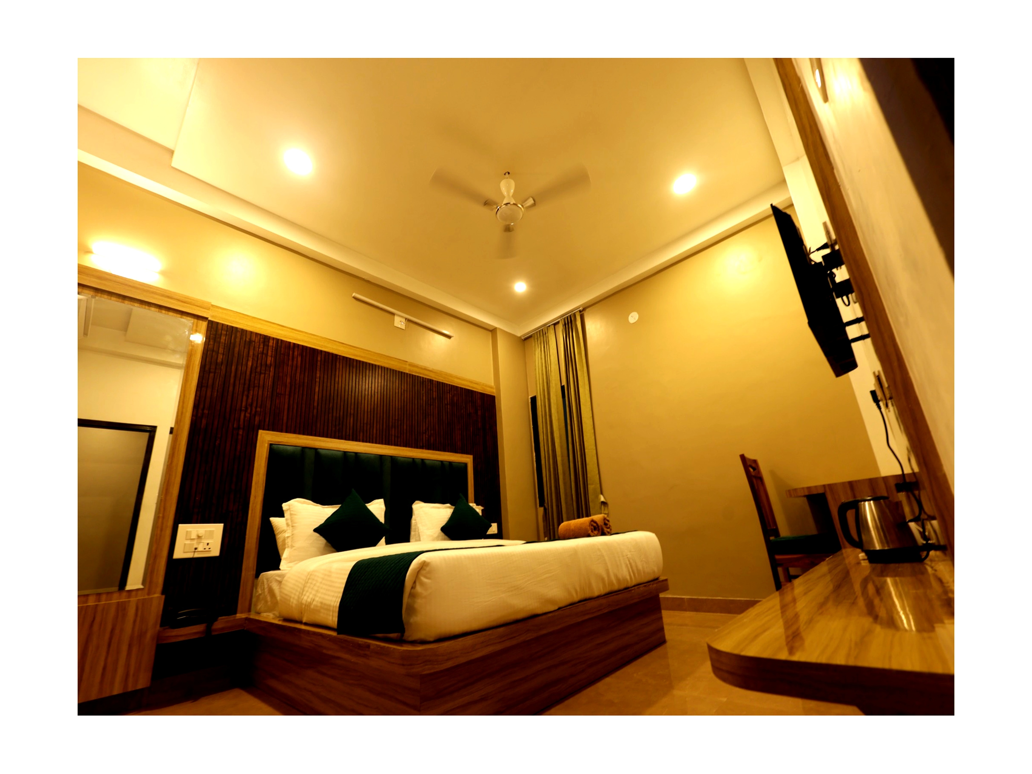 Hotel Venus Inn Sajjangarh - Tap to explore photos