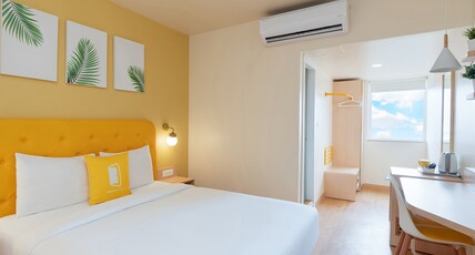 BLOOM HOTEL FINANCIAL DISTRICT Room Type - Deluxe King Room