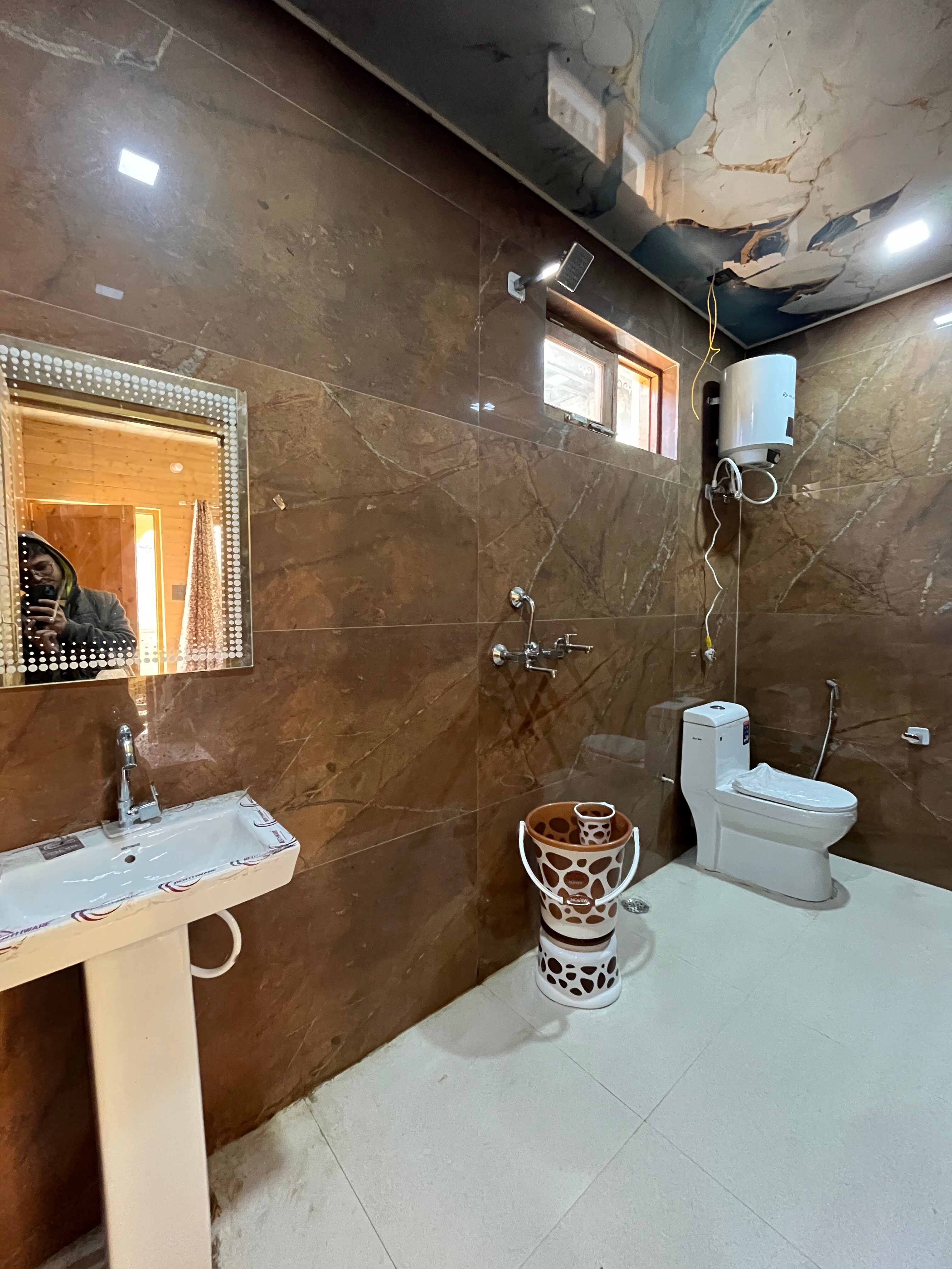 Chougsa Homestay - Tap to explore photos
