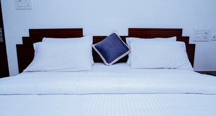 Hotel Swagath Bar Room Type - AC Deluxe