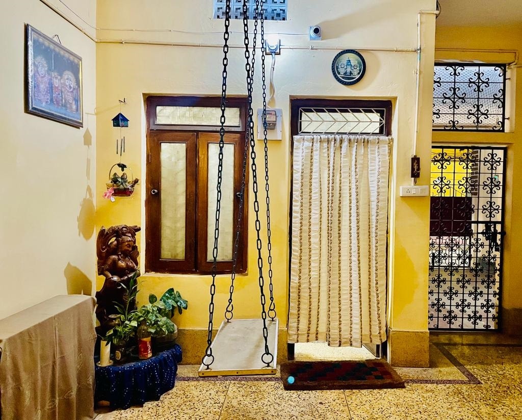 Delux Double Bedroom - Swarna Bhavan - Tap to explore photos