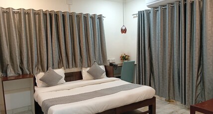 Hotel 7 CR Room Type - Deluxe Room