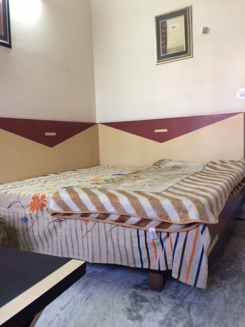 Aananda Guest House - Tap to explore photos