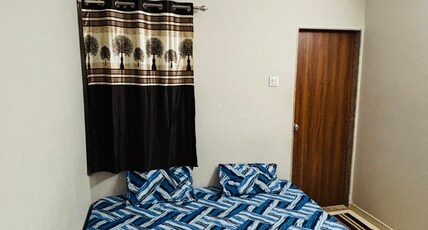 Jay Dwarkadhish Homestay | 800m from Dwarkadhish Temple Room Type - Deluxe 003 AC