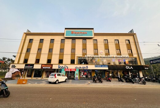 Nexstay Bloomax Residency