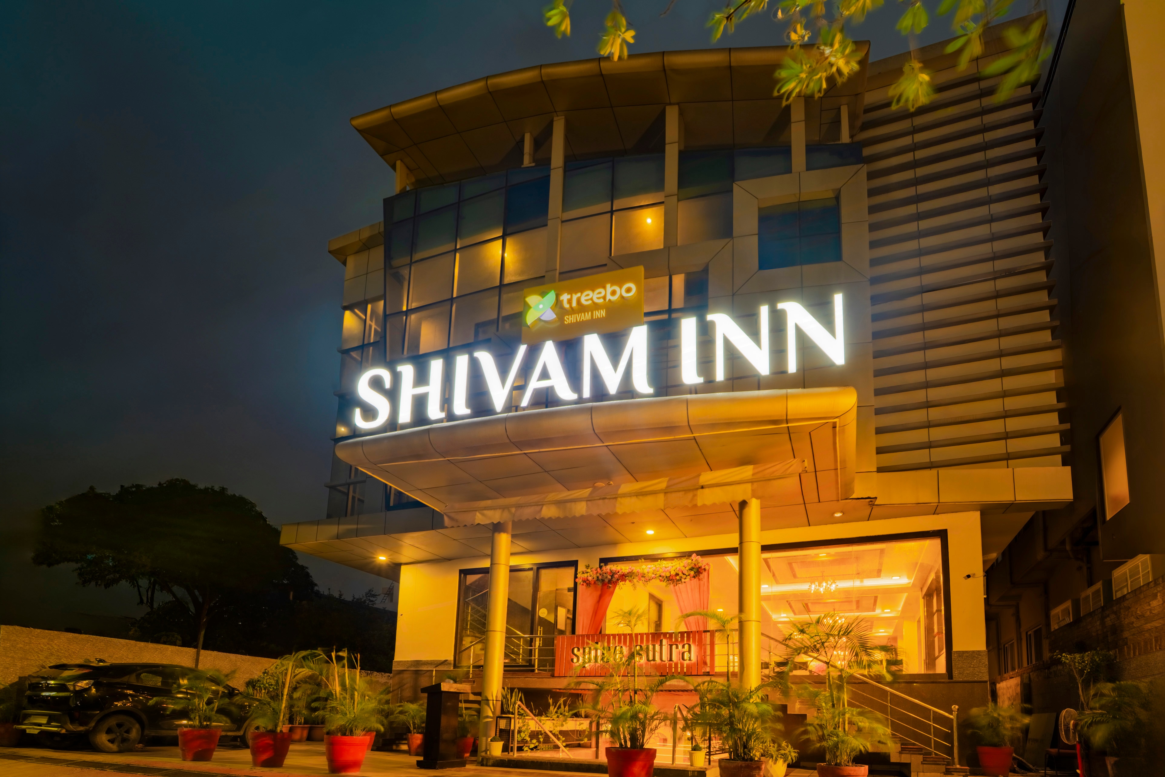 Treebo Shivam Inn Near Singapore Mall - Tap to explore photos