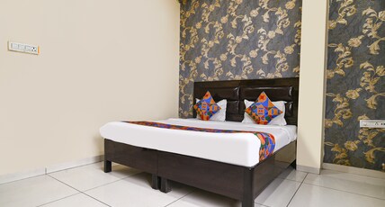 FabHotel Shree, Scheme No 114 Room Type - Premium Room
