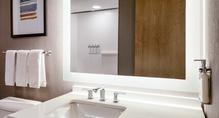 Staybridge Suites ROCHESTER  Room Type - 1 King Bed Studio Suite Top Floor