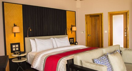 Meeru Island Resort & Spa Room Type - Water Front Villa