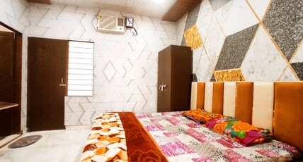 BHATIA APARTMENTS - Feel Comfort And Secure Room Type - Deluxe Room
