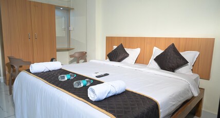 Signature stay Room Type - Standard King Bed Room AC