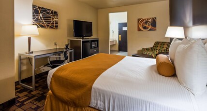 Best Western Windsor Pointe Hotel & Suites-at&t Center Room Type - 1 Queen Bed, Non-Smoking, High Speed Internet Access, Microwave And Refrigerator, Coffee Maker, Hair Best Western Windsor Pointe Hotel & Suites-at&t Center Room Type - 1 Queen Bed, Non-Smoking, High Speed Internet Access, Microwave And Refrigerator, Coffee Maker, Hair