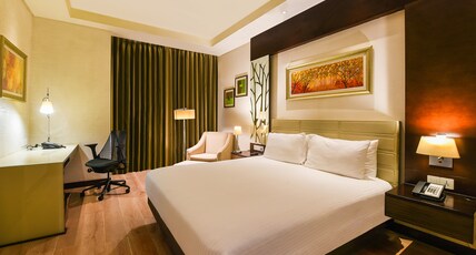 DoubleTree by Hilton Gurugram Baani Square Room Type - King Superior Room