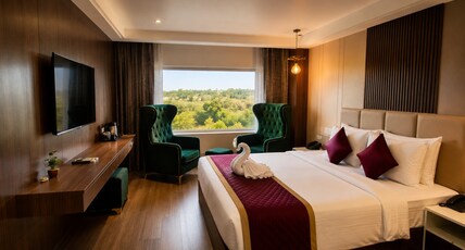 Hotel Dusk and Dawn Room Type - City View Suite