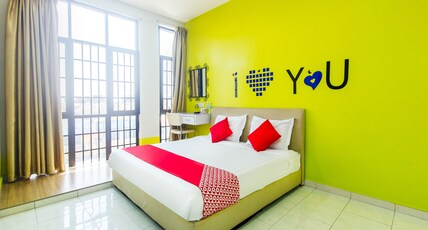 Hotel O Purple Town Room Type - Deluxe King