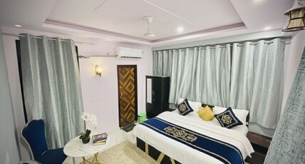 Hotel regal garden Room Type - Deluxe room
