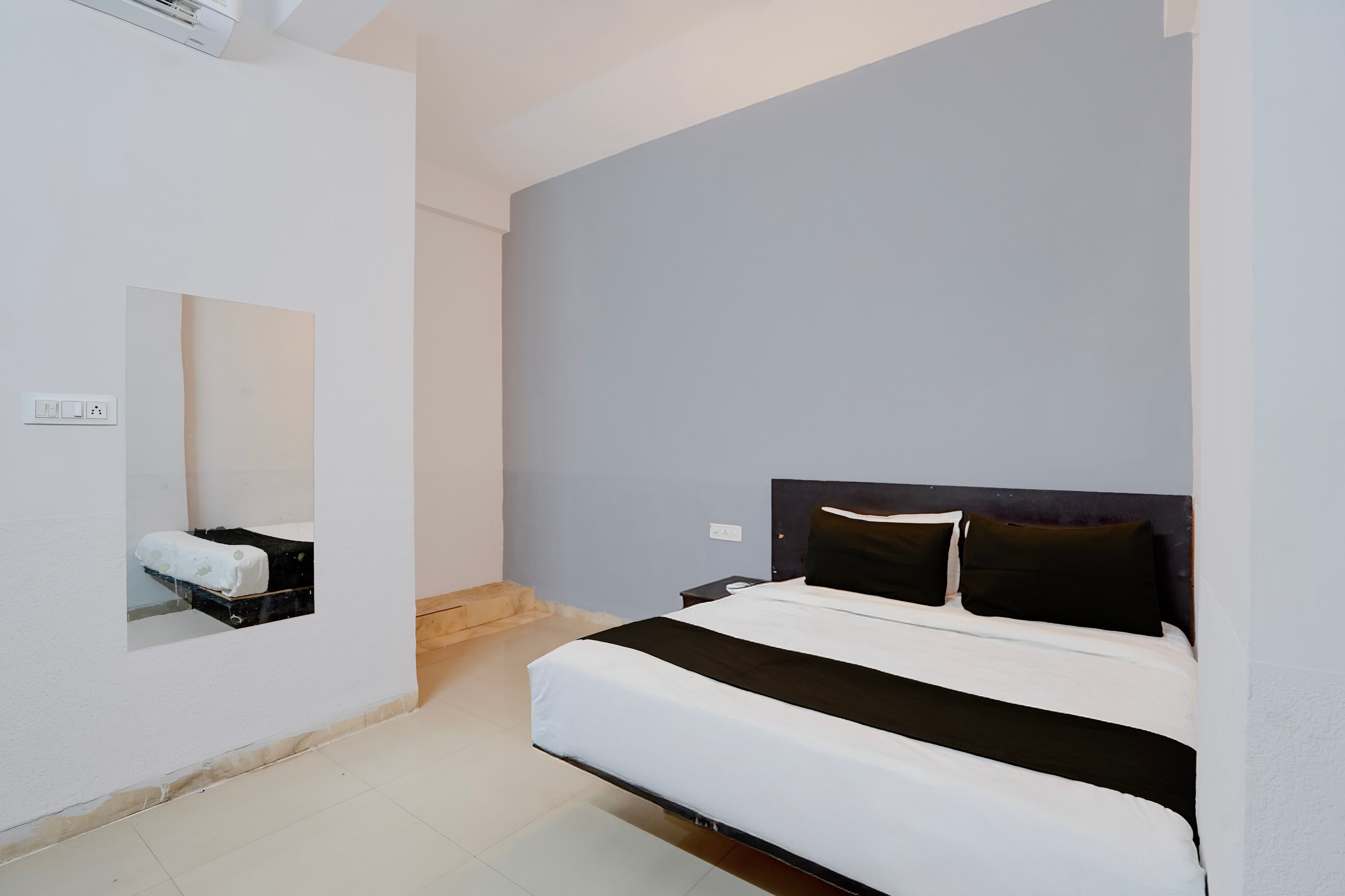 SPOT ON Hotel Regal Aura Inn Indore - Tap to explore photos