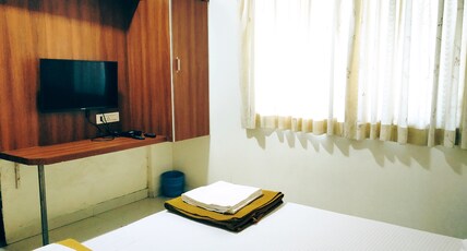 Hotel New Manas Room Type - Deluxe Non Ac