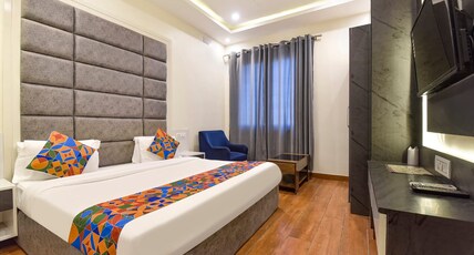 HOTEL AV ROYAL Room Type - Deluxe Room