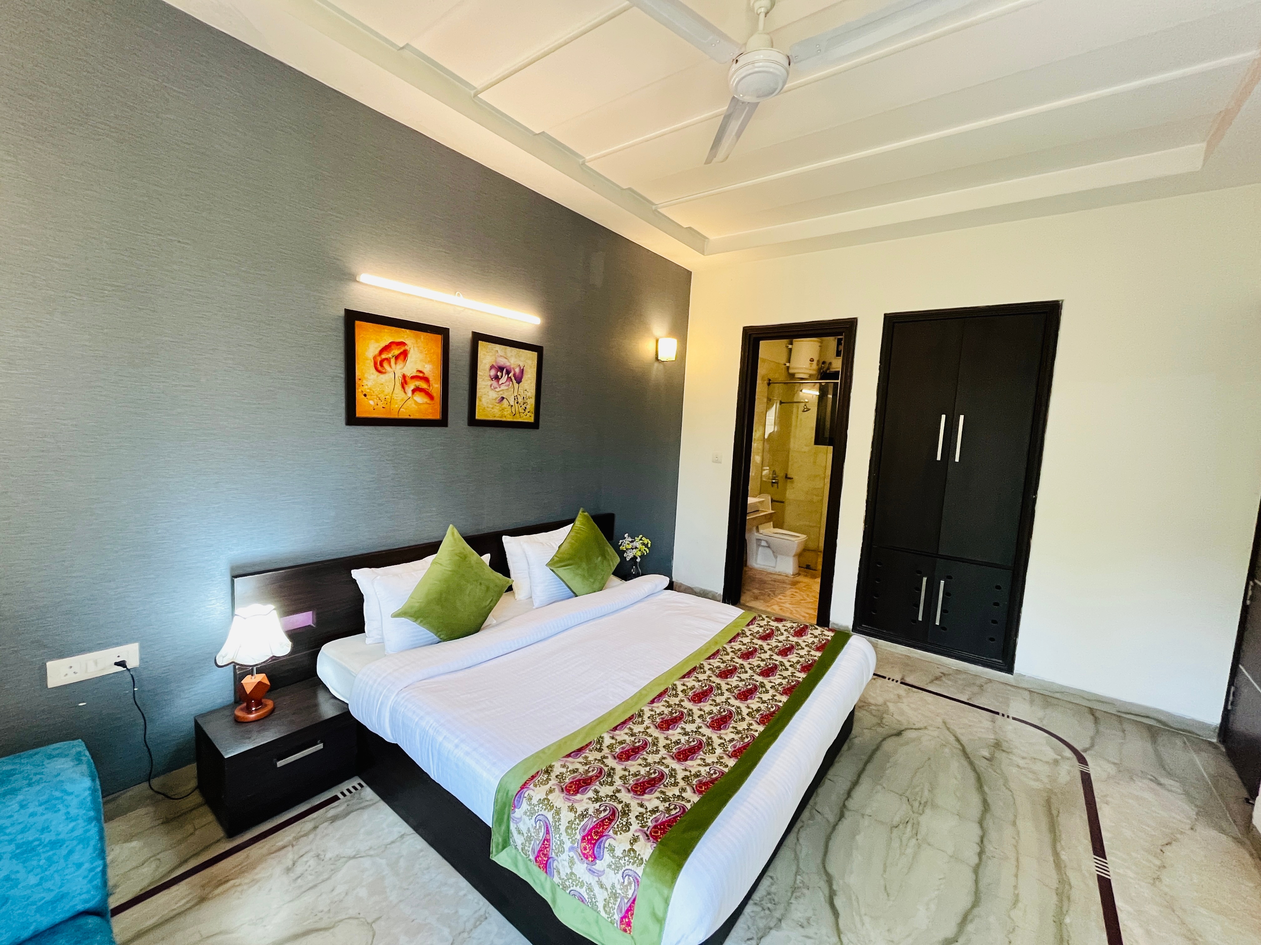 Hotel Dayal Regency near IMT Chowk Manesar - Tap to explore photos