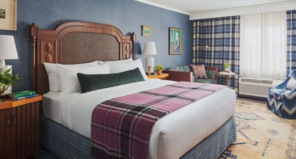 Graduate by Hilton State College Room Type - GRADUATE KING OVERSIZED