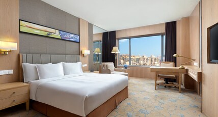 Crowne Plaza Shanghai Noah Square Room Type - 1 King Bed Standard High Floor