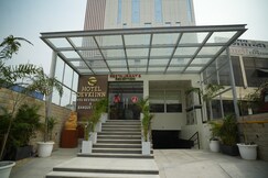 Hotel Devki Inn