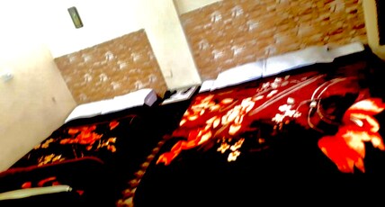 Modi Inn Ramakrishna Room Type - Deluxe Four bed AC