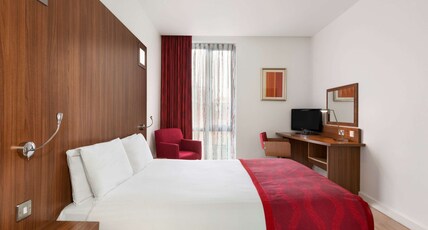 Ramada Encore by Wyndham Leicester City Centre Room Type - 1 Double Bed, Business Room, Non-Smoking Ramada Encore by Wyndham Leicester City Centre Room Type - 1 Double Bed, Business Room, Non-Smoking