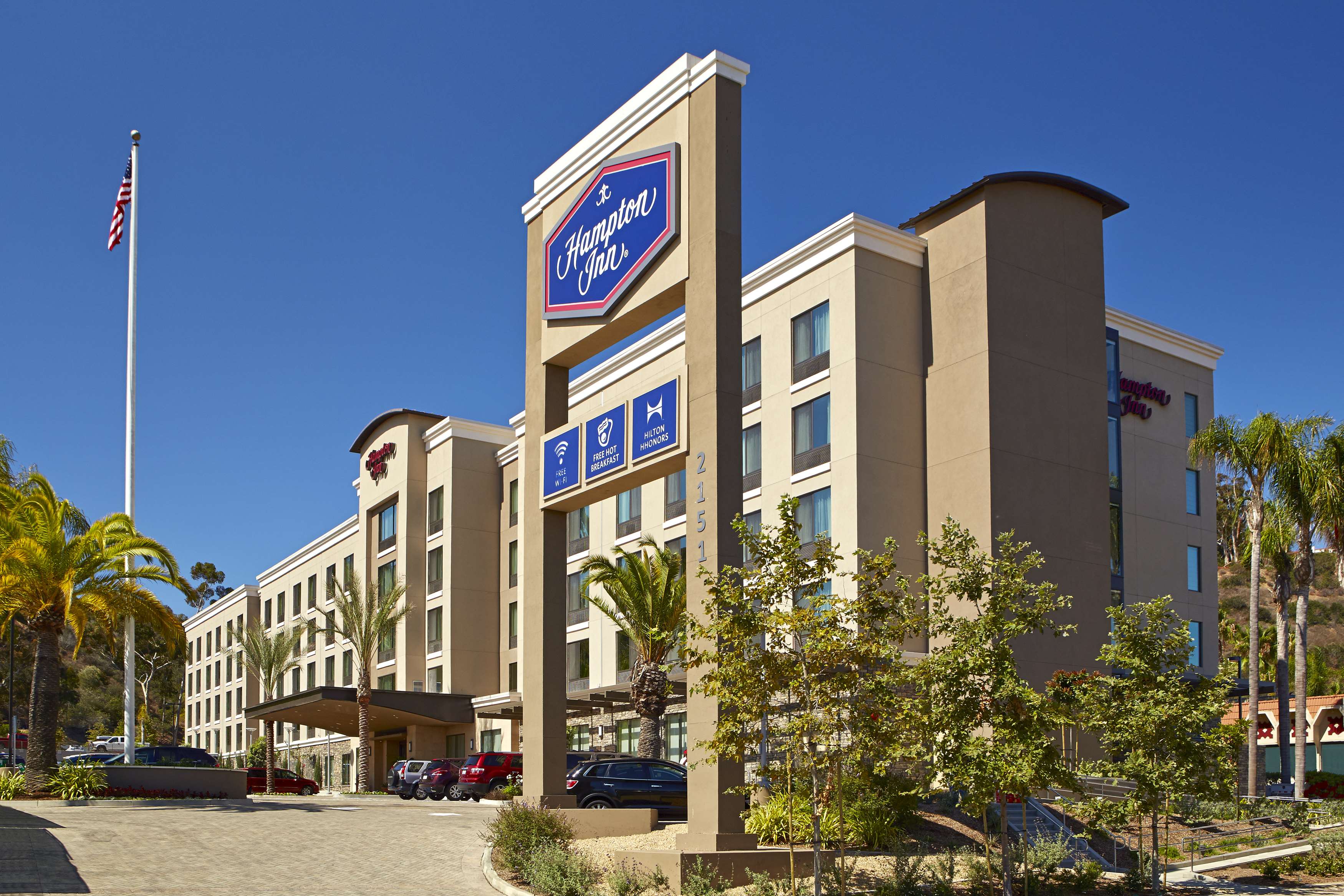 Hampton Inn San Diego Mission Valley - Tap to explore photos