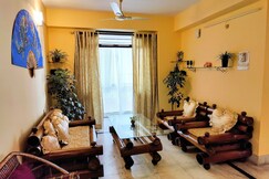 Zubeen Cozy Nest | 2BHK Near Apollo Hospital & City Centre