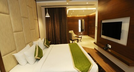 Hotel Maple Grand Room Type - Maple Suite Room