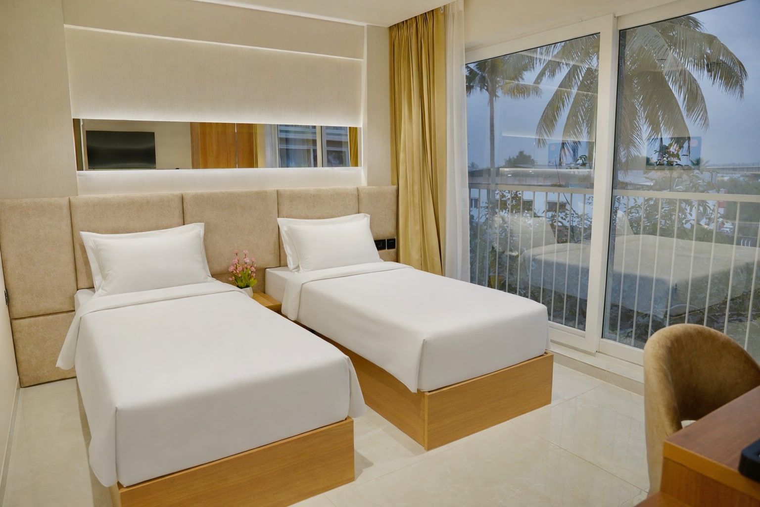 Hotel Hanata Kochi - Tap to explore photos