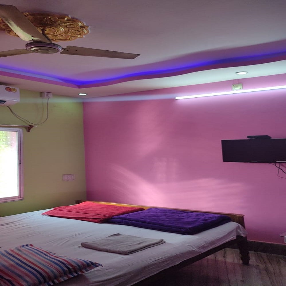 Utsav Inn - Tap to explore photos
