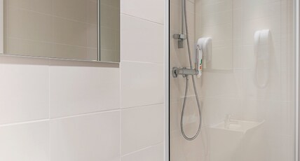 ibis Styles Paris Eiffel Cambronne Room Type - Standard Queen Room