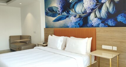 Alivaa Hotel Gurugram Sohna Road City Center Room Type - Superior Room with Balcony Alivaa Hotel Gurugram Sohna Road City Center Room Type - Superior Room with Balcony