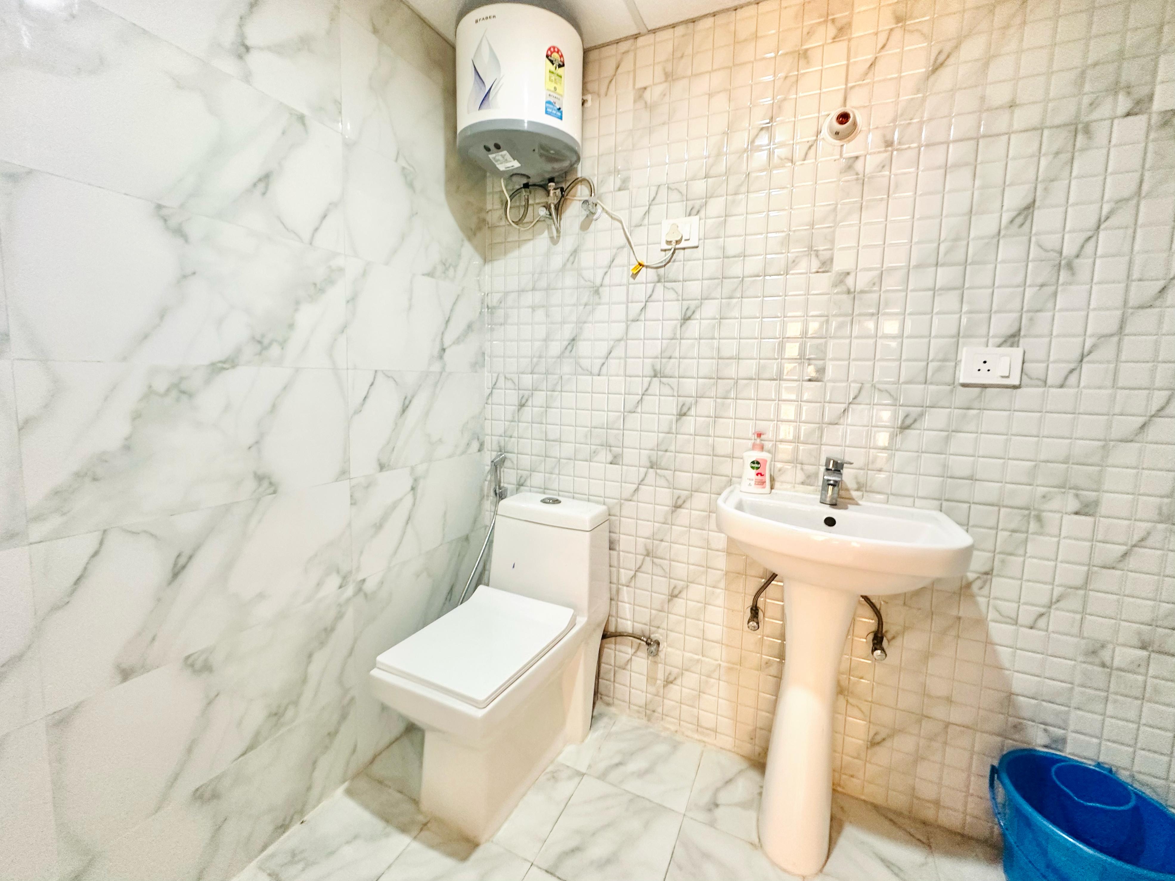 Cozy Stylish 1BHK near Expo Mart - Tap to explore photos