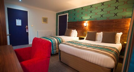 Best Western Plus Lancashire Manor Hotel Room Type - 1 Double 1 Single, Non-Smoking, Standard Room