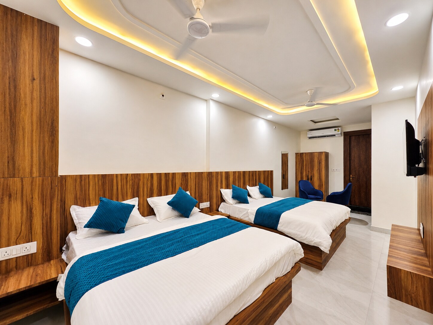 Hotel Shree Vrindavan Inn - Tap to explore photos