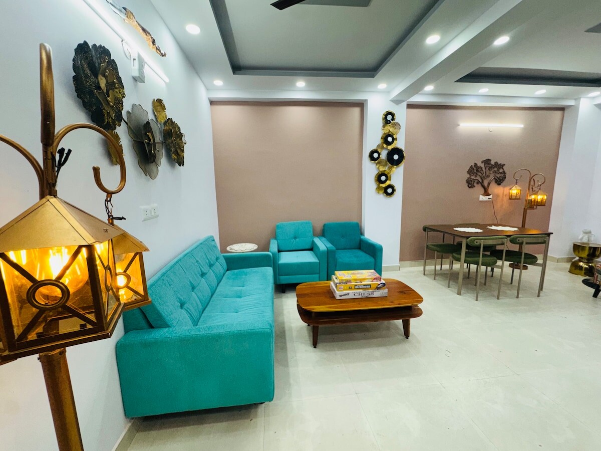 Premium Nishine 3BHK Perfect for Families Groups - Tap to explore photos