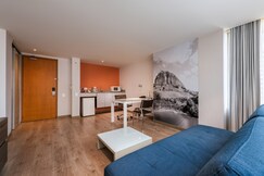 Hotel Holiday Inn Express & Suites Medellin, an IHG hotel