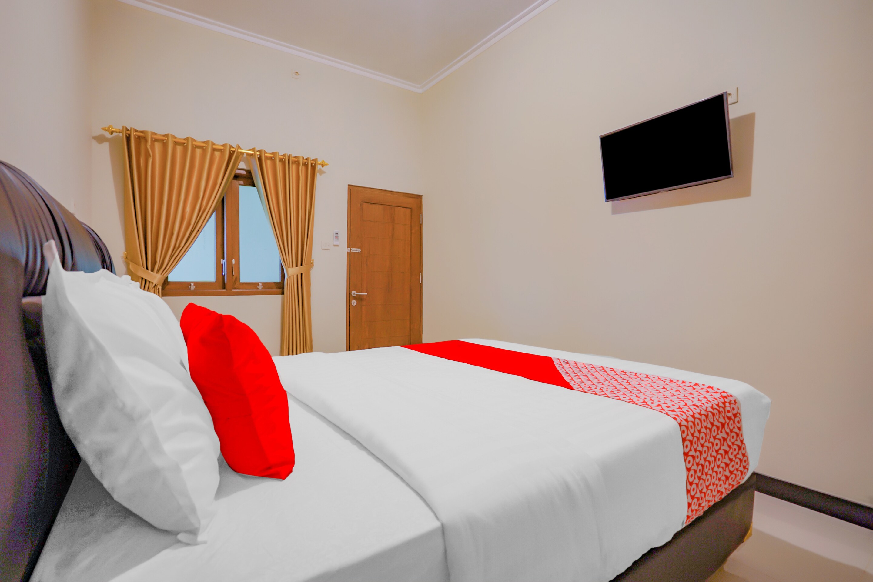 Hotel O Kenari House Syariah - Tap to explore photos