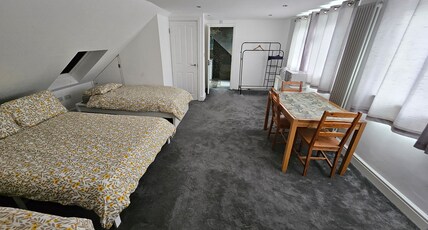 SnoozeDen Westmead Room Type - One Bed Room Apartment (4 Guest)