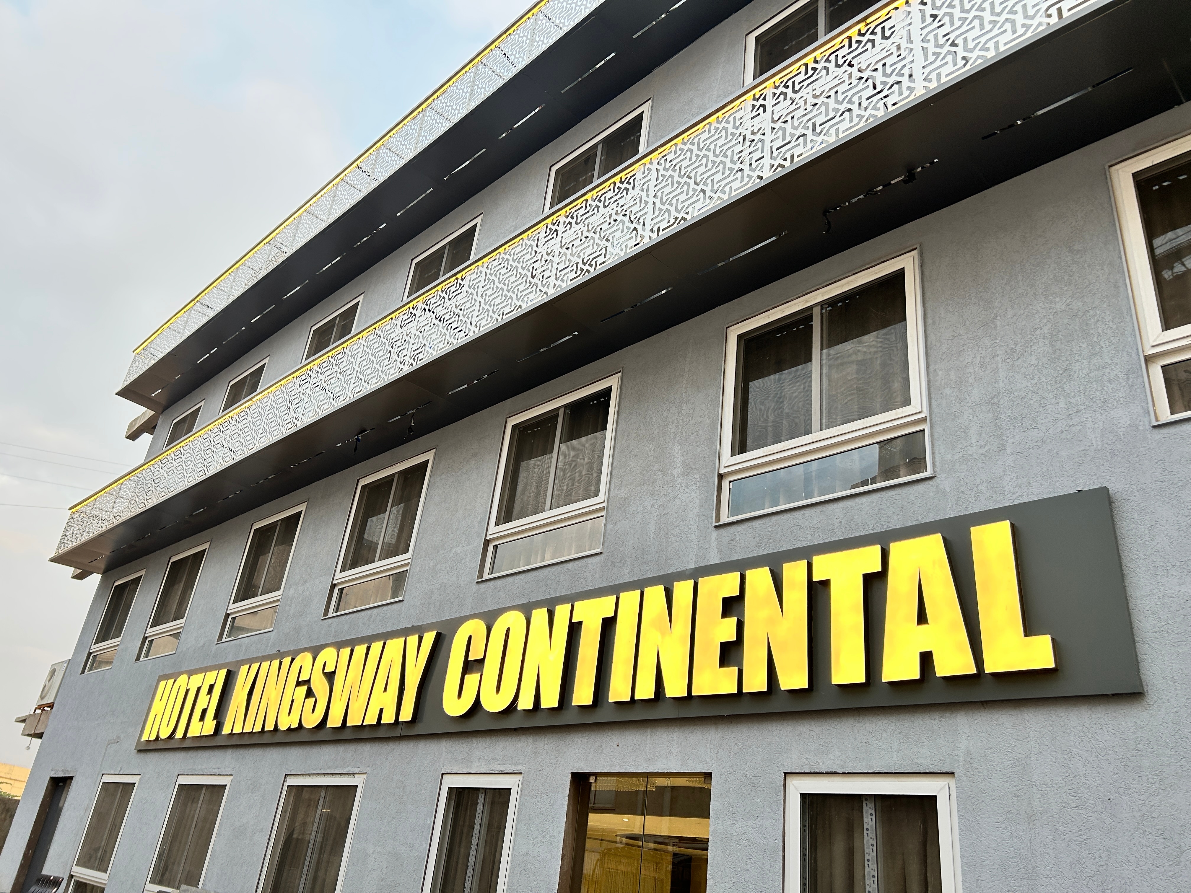 Hotel Kingsway Continental - Tap to explore photos