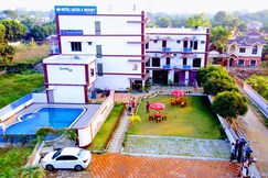 Hotel Aayes & Resort