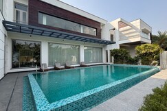 MR Farm Exquisite 5BHK Luxury Farm with Pool