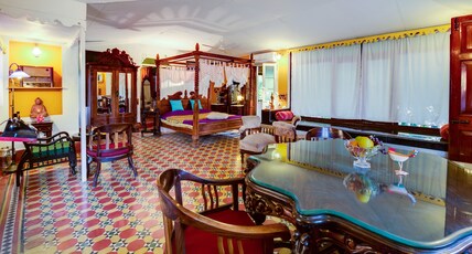 Indeco Hotels Swamimalai Room Type - THE MAHARAJA  SUITE