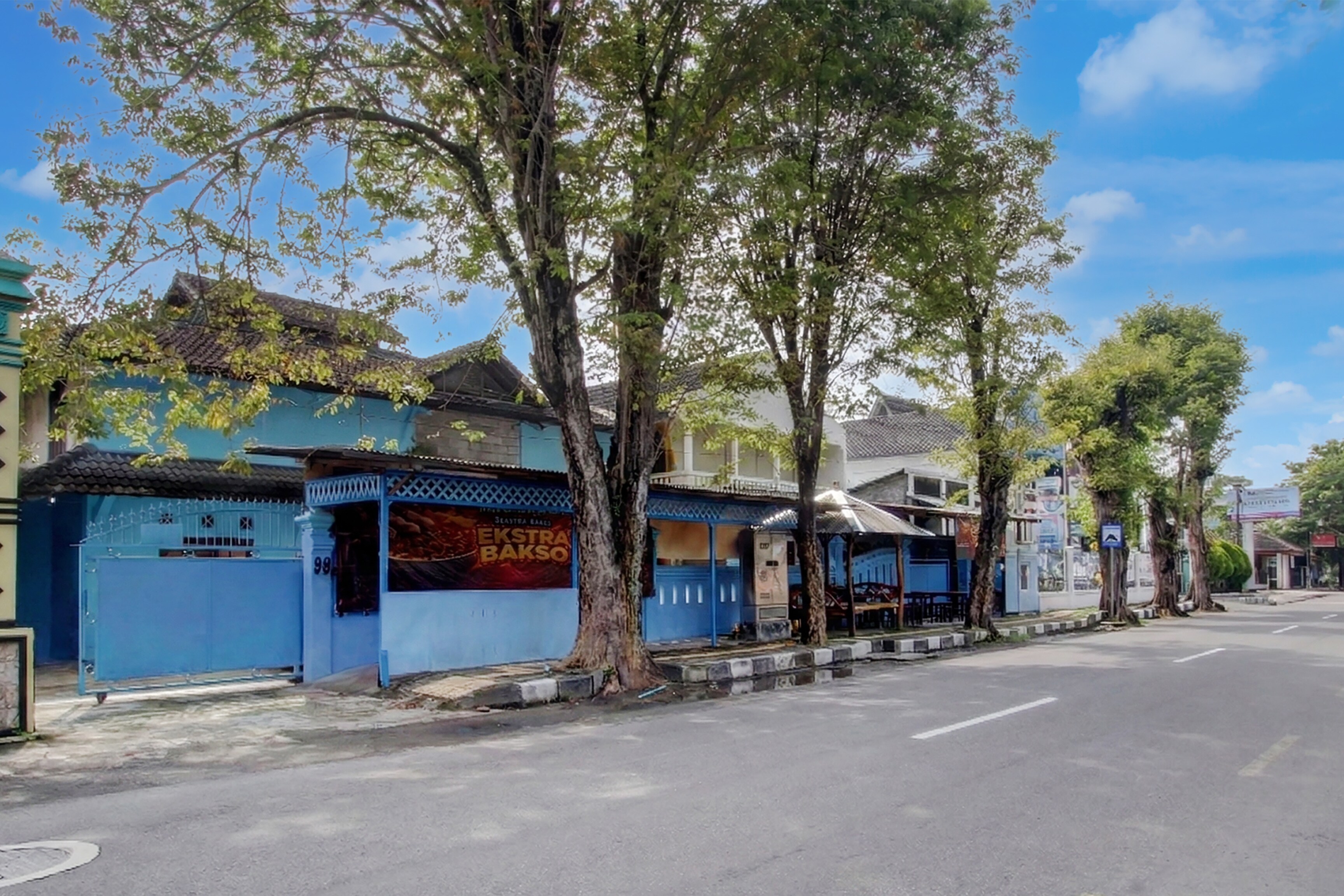 Hotel O Lowanu Stay Syariah - Tap to explore photos