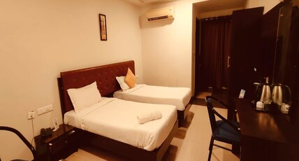Hotel Gowtham Room Type - Deluxe Double or Twin Room