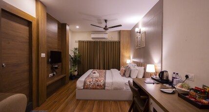 INDUS TIARA- A CORPORATE BOUTIQUE HOTEL Room Type - LUXURY